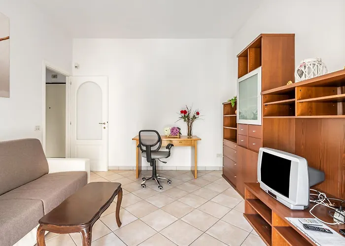 Guesthost - Florence Quiet And Cozy Apartment With Balcony